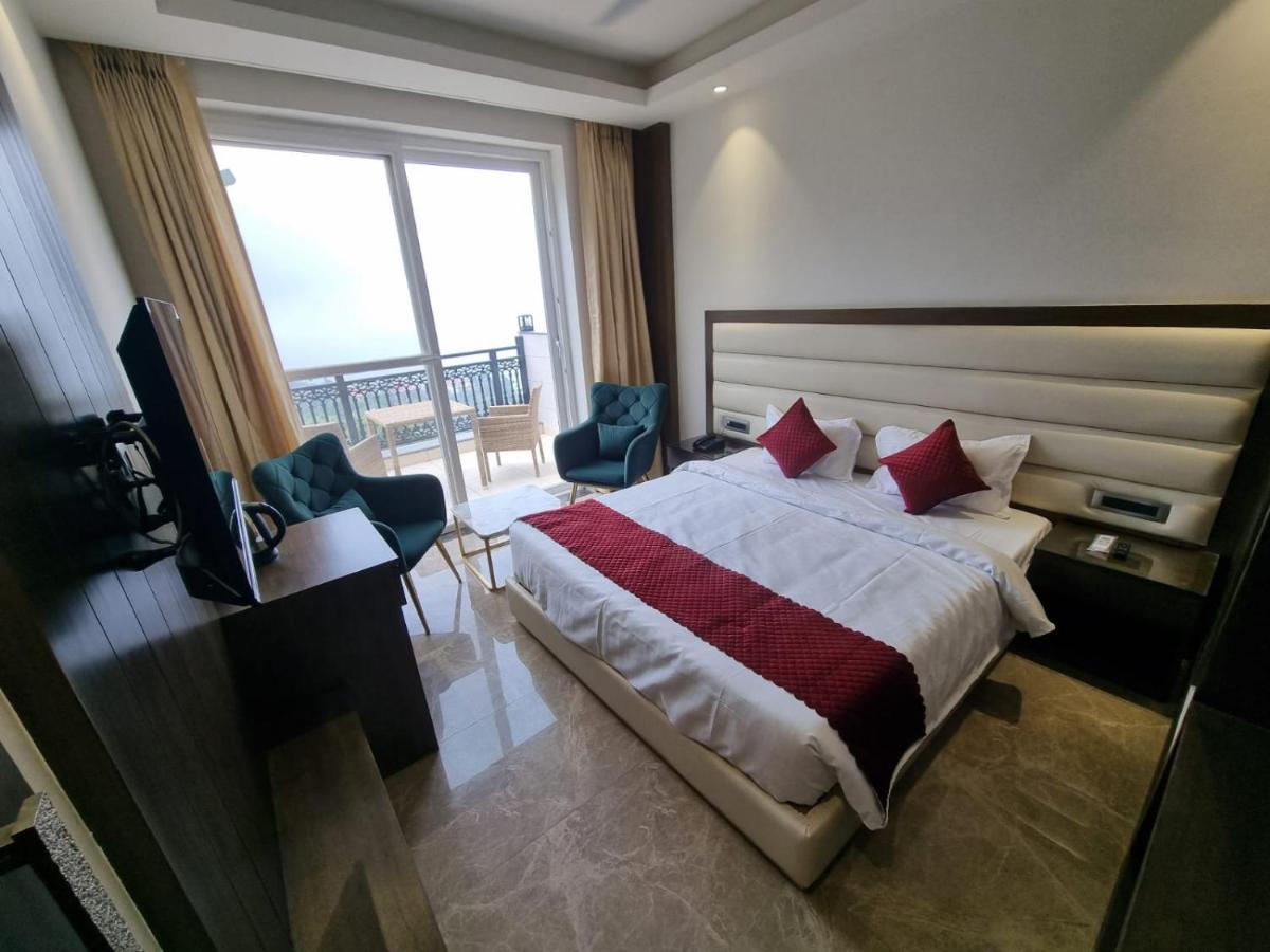 Luxe Resorts - Centrally Heated Air Conditioned Hotel In The Heart Of カソーリ エクステリア 写真