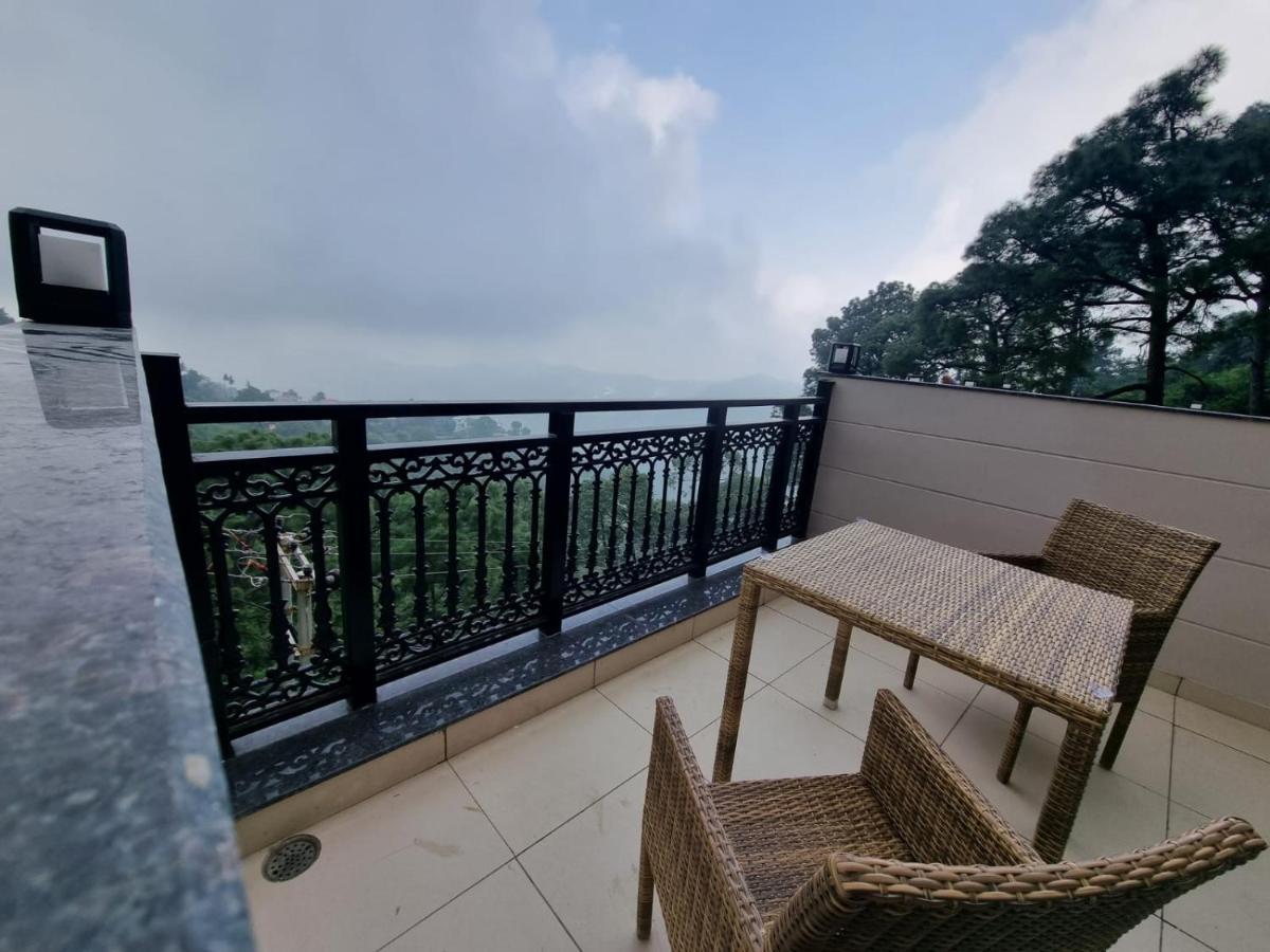 Luxe Resorts - Centrally Heated Air Conditioned Hotel In The Heart Of カソーリ エクステリア 写真