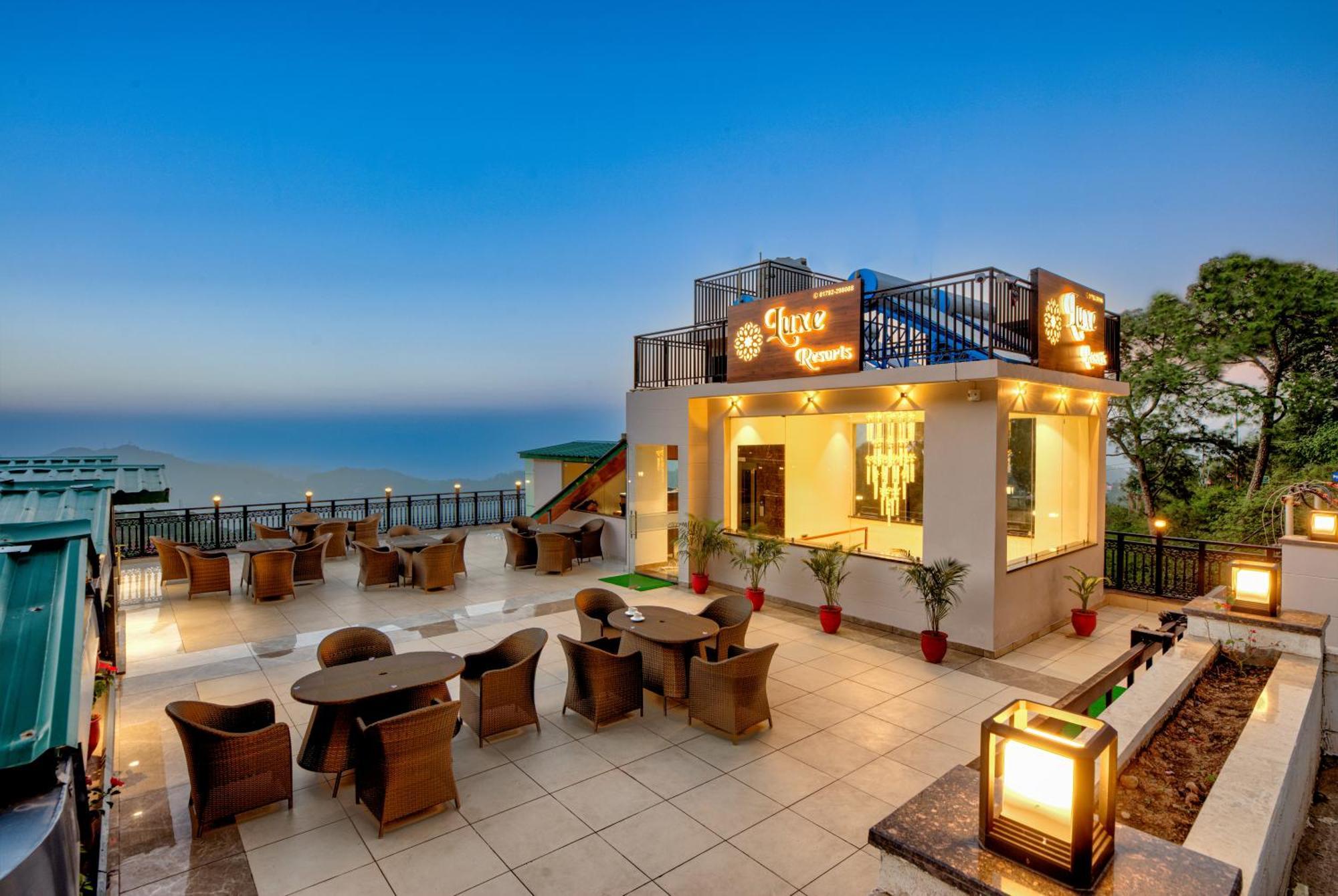 Luxe Resorts - Centrally Heated Air Conditioned Hotel In The Heart Of カソーリ エクステリア 写真
