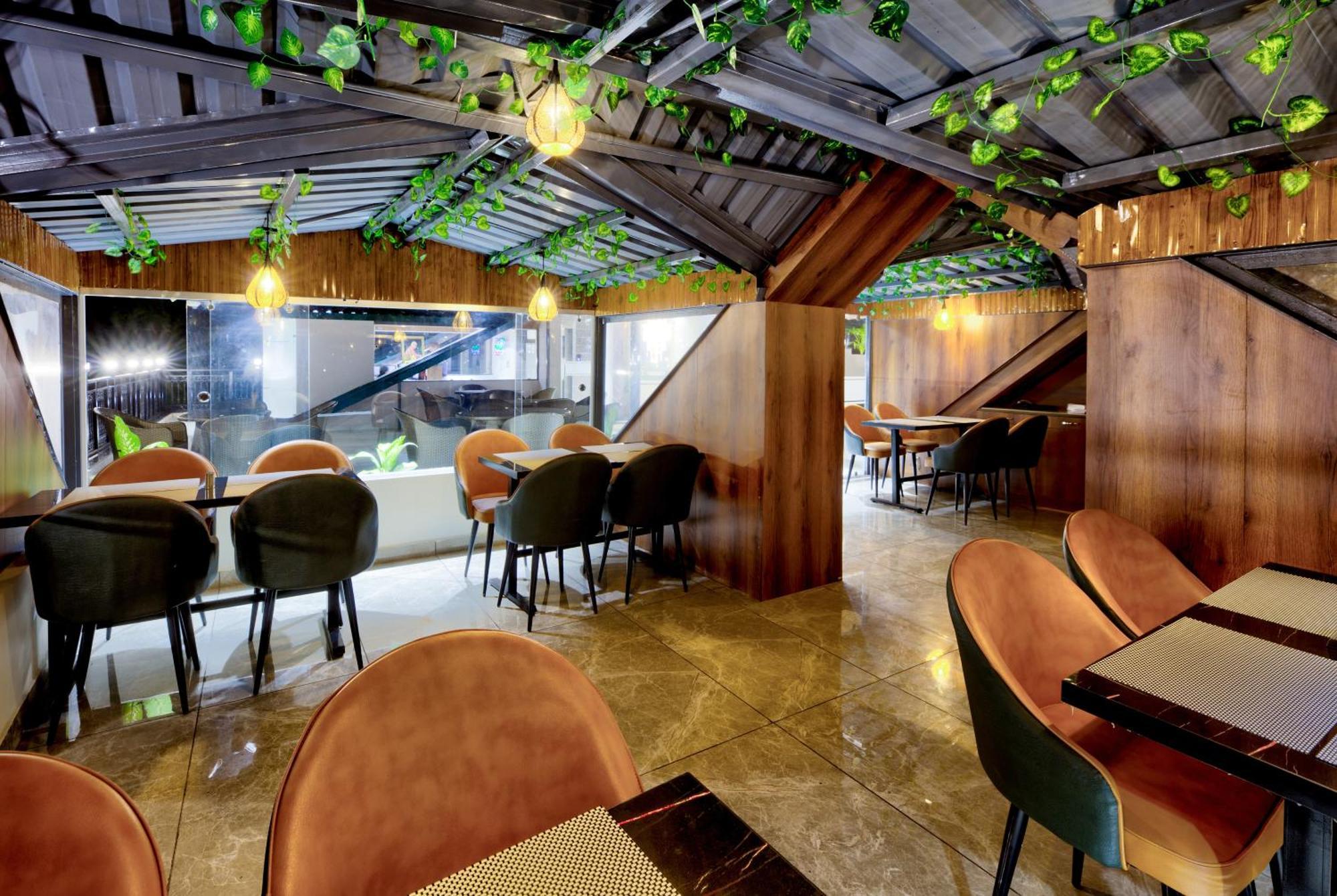 Luxe Resorts - Centrally Heated Air Conditioned Hotel In The Heart Of カソーリ エクステリア 写真